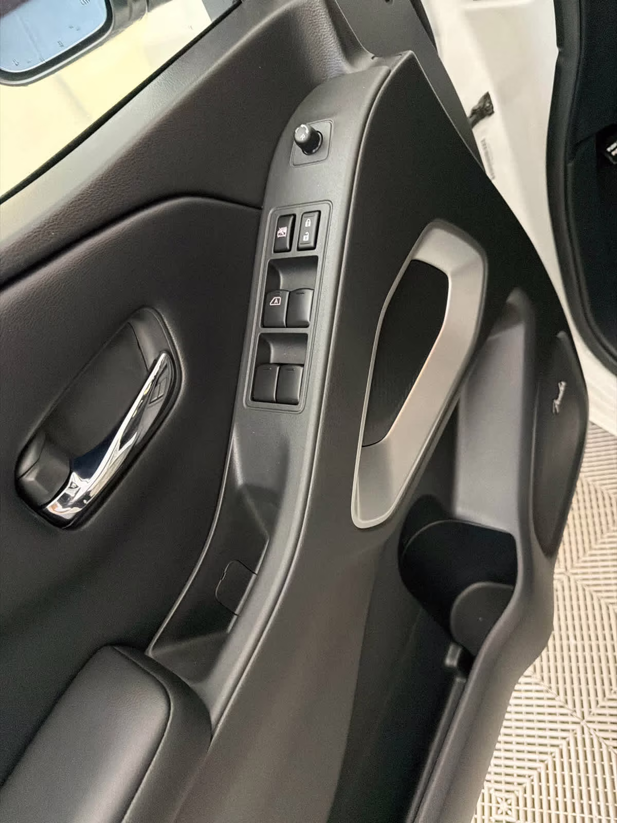 2025 Glacier White Nissan Frontier SV RWD Truck