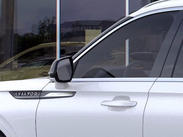 2026 Pristine White Metallic Tri-Coat Lincoln Aviator Black Label AWD 5 Door