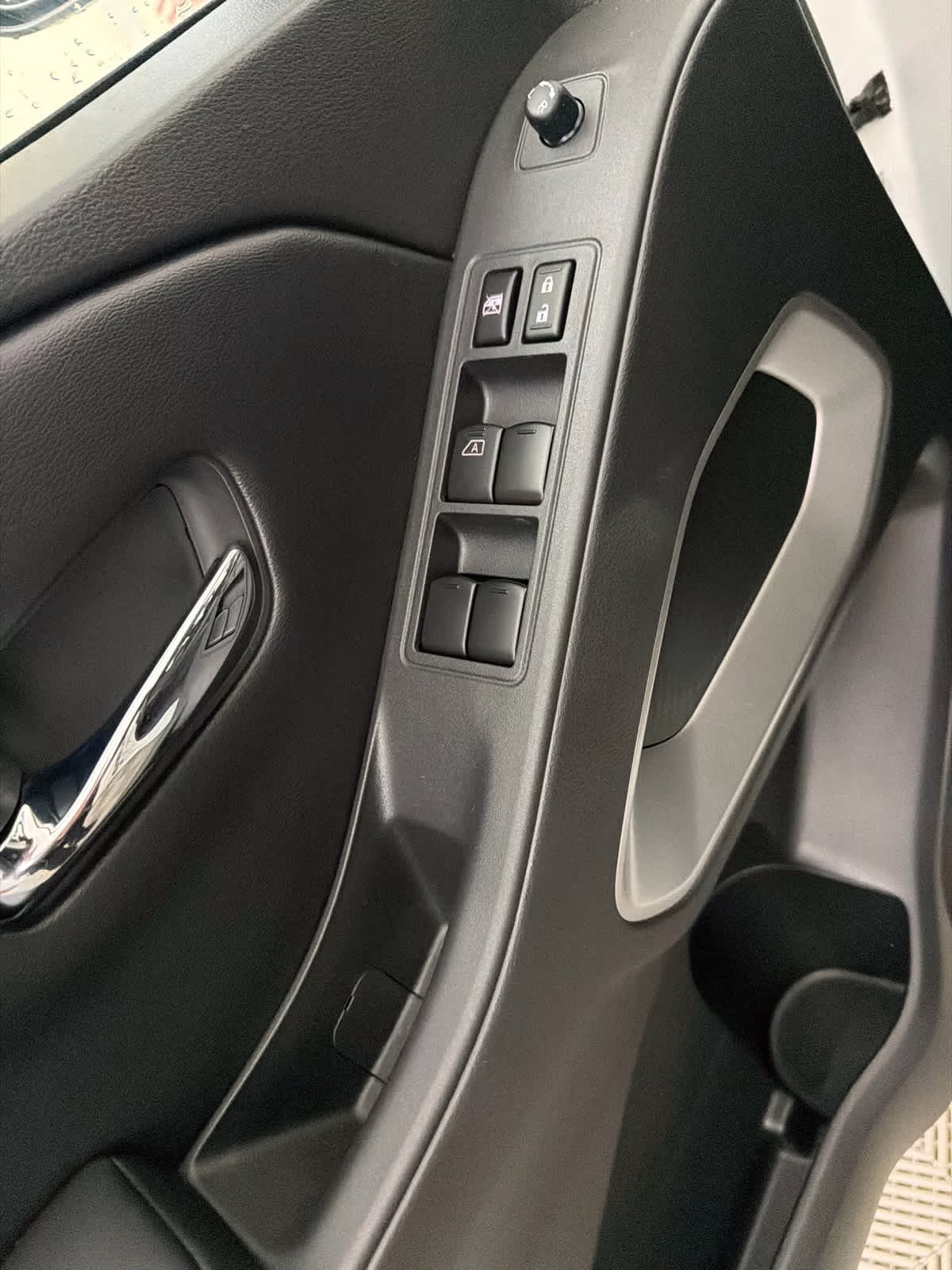 2025 Glacier White Nissan Frontier SV RWD Truck