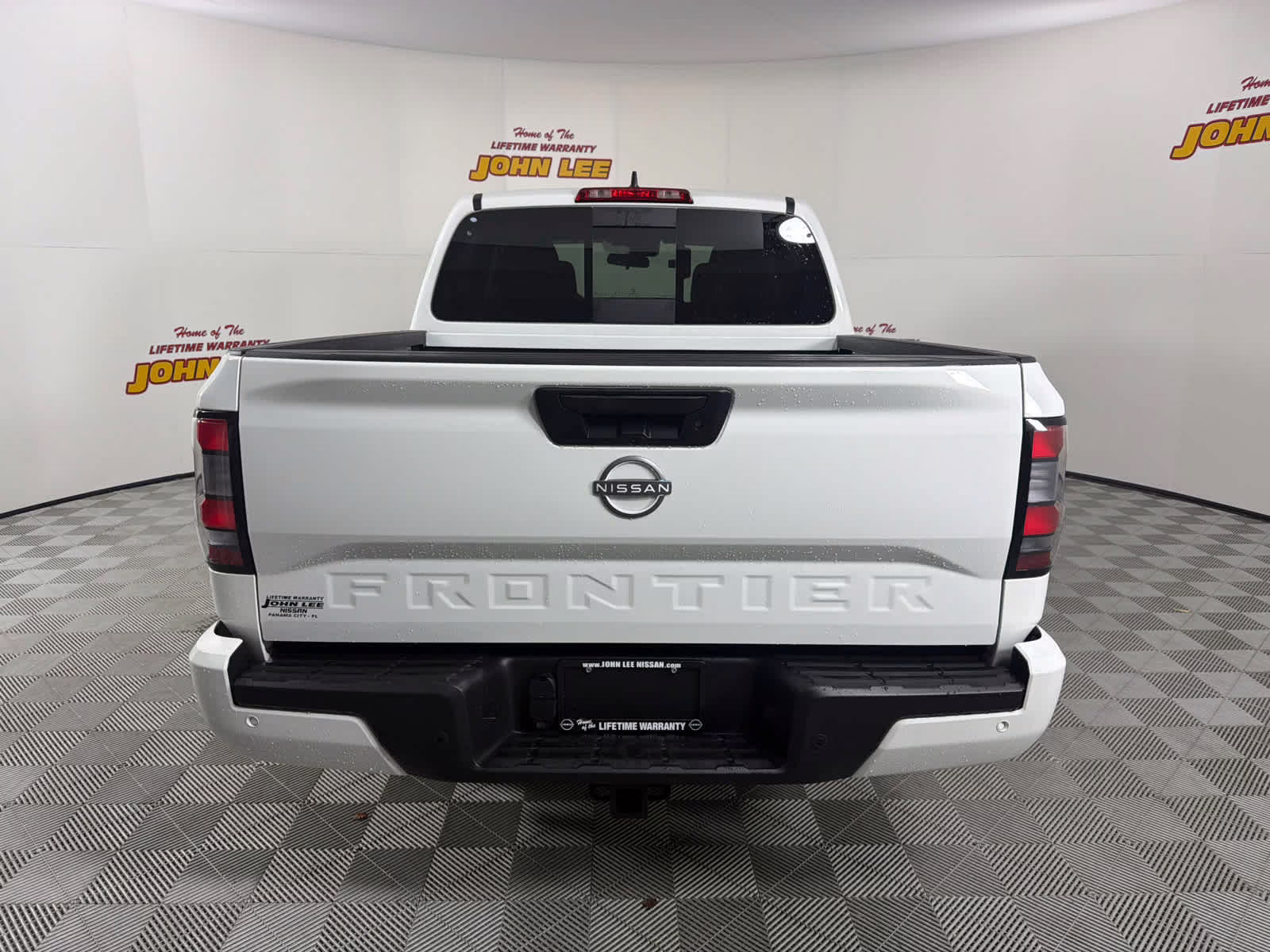 2025 Glacier White Nissan Frontier SV RWD Truck