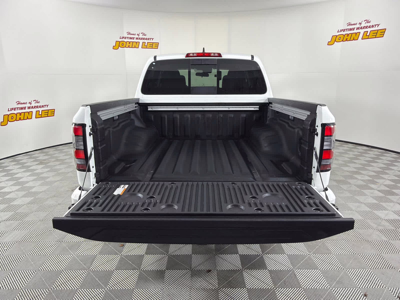 2025 Glacier White Nissan Frontier SV RWD Truck