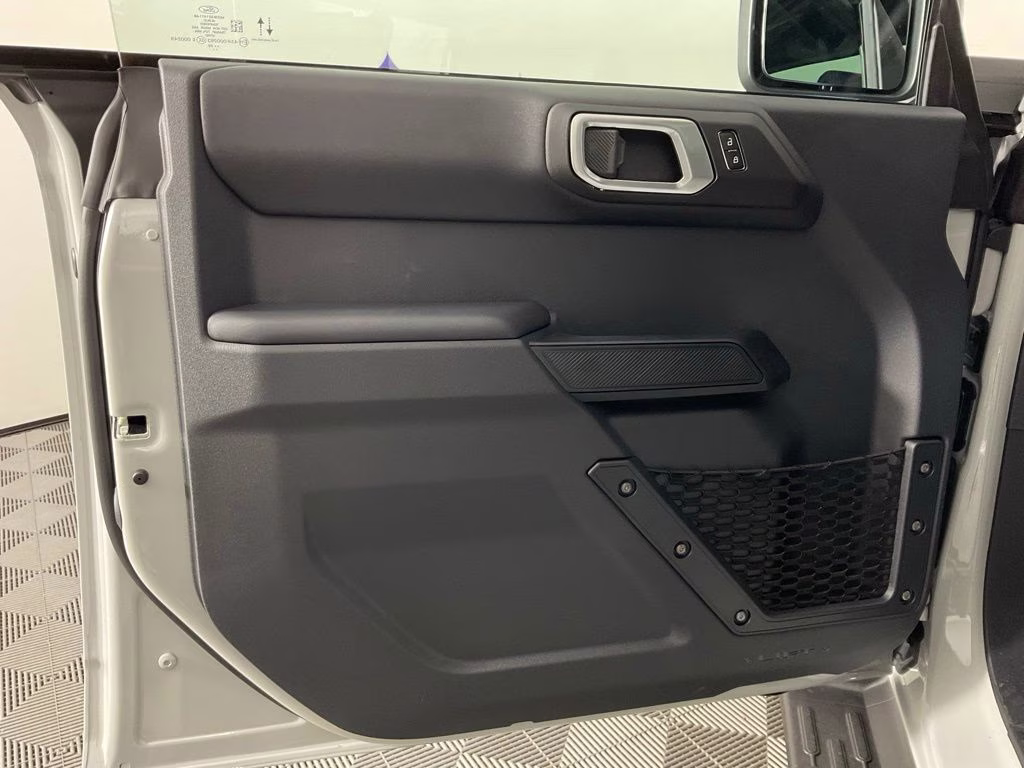 2026 Avalanche Ford Bronco Outer Banks 4X4 SUV