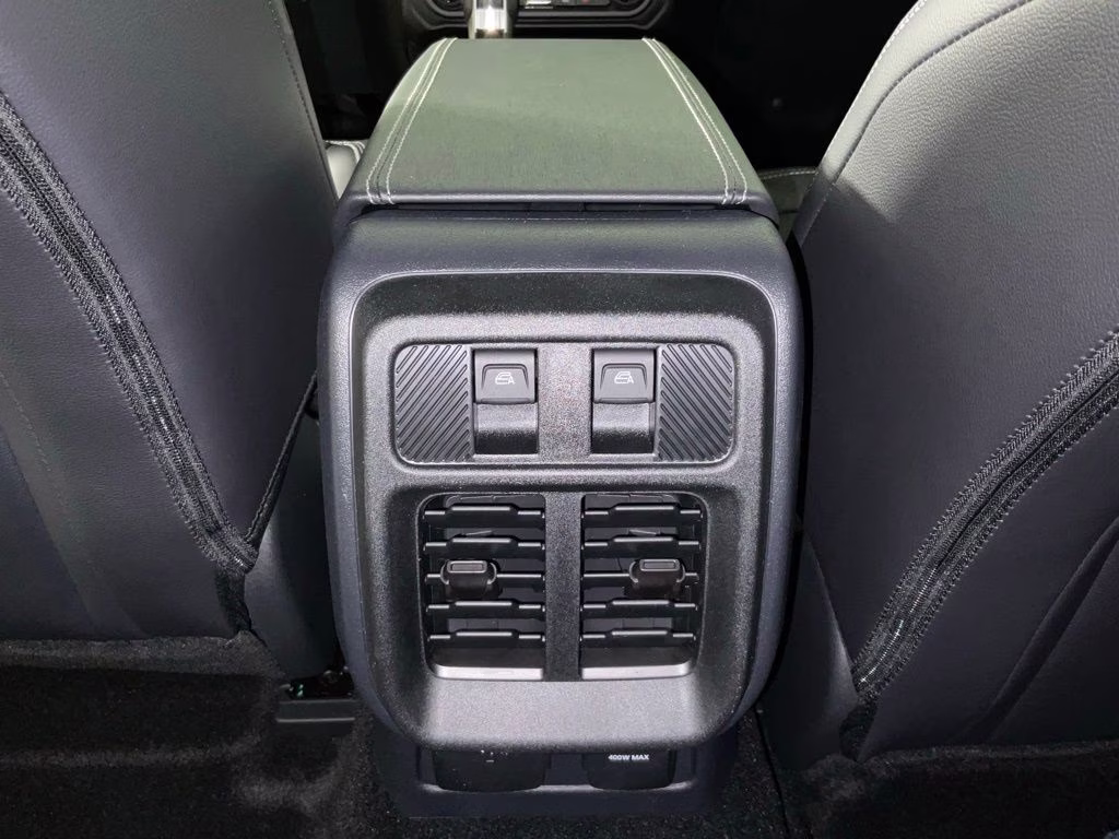 2026 Avalanche Ford Bronco Outer Banks 4X4 SUV