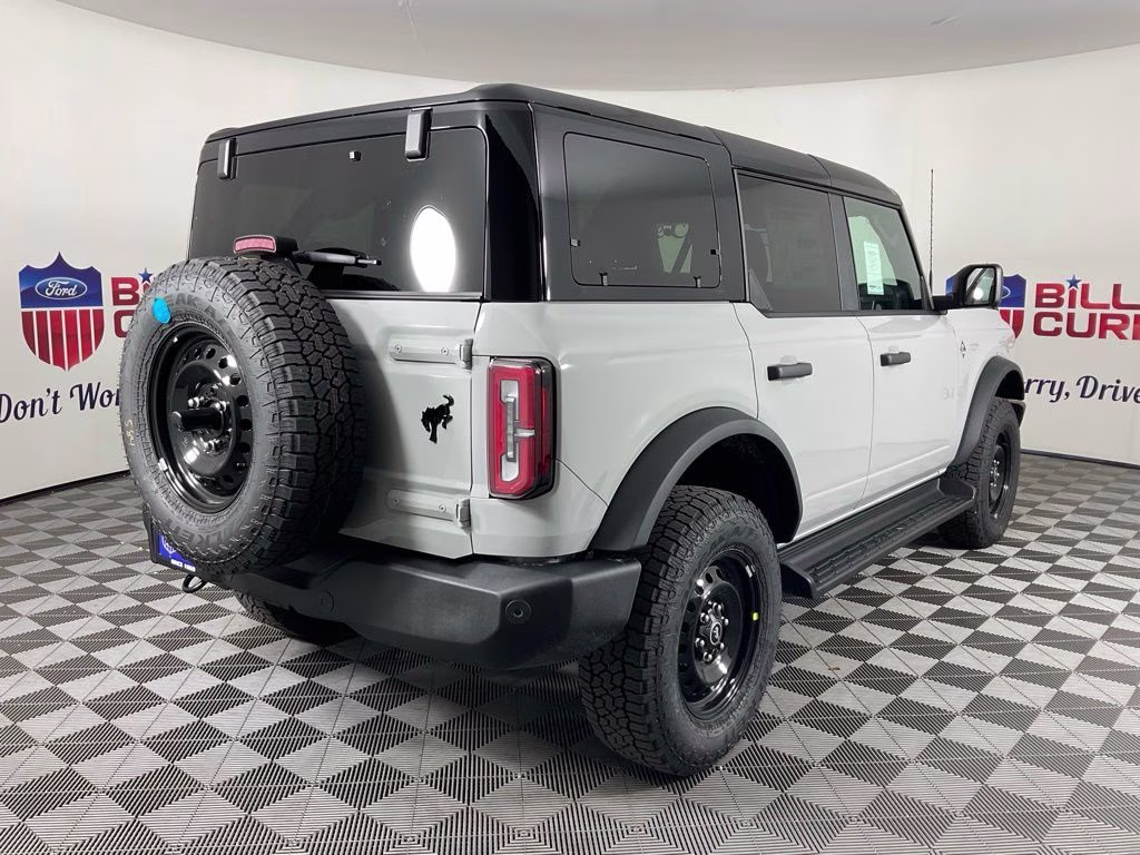 2026 Avalanche Ford Bronco Outer Banks 4X4 SUV