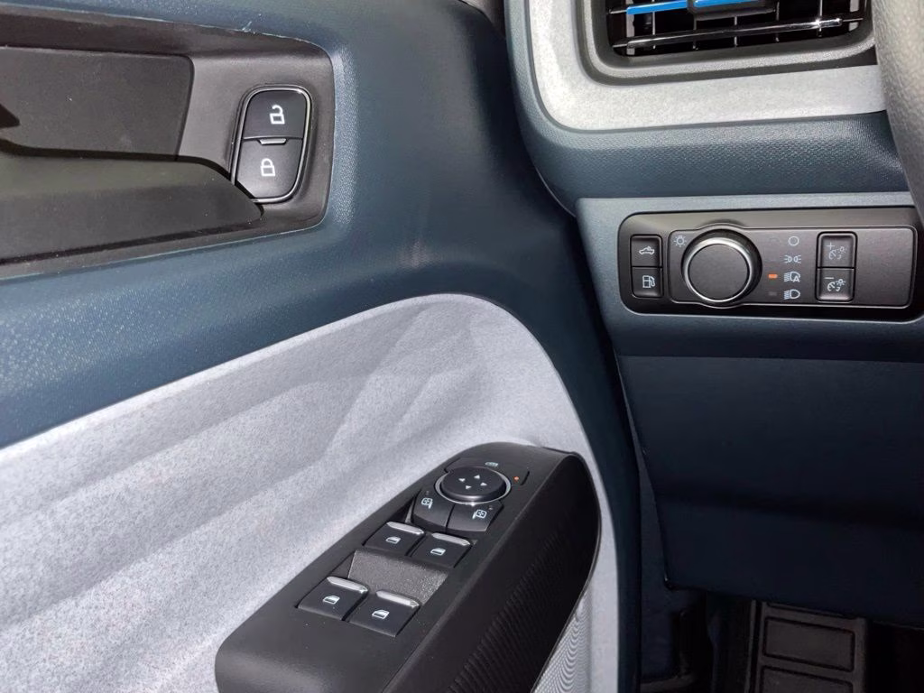 2026 White Metallic Ford Maverick XLT FWD Truck