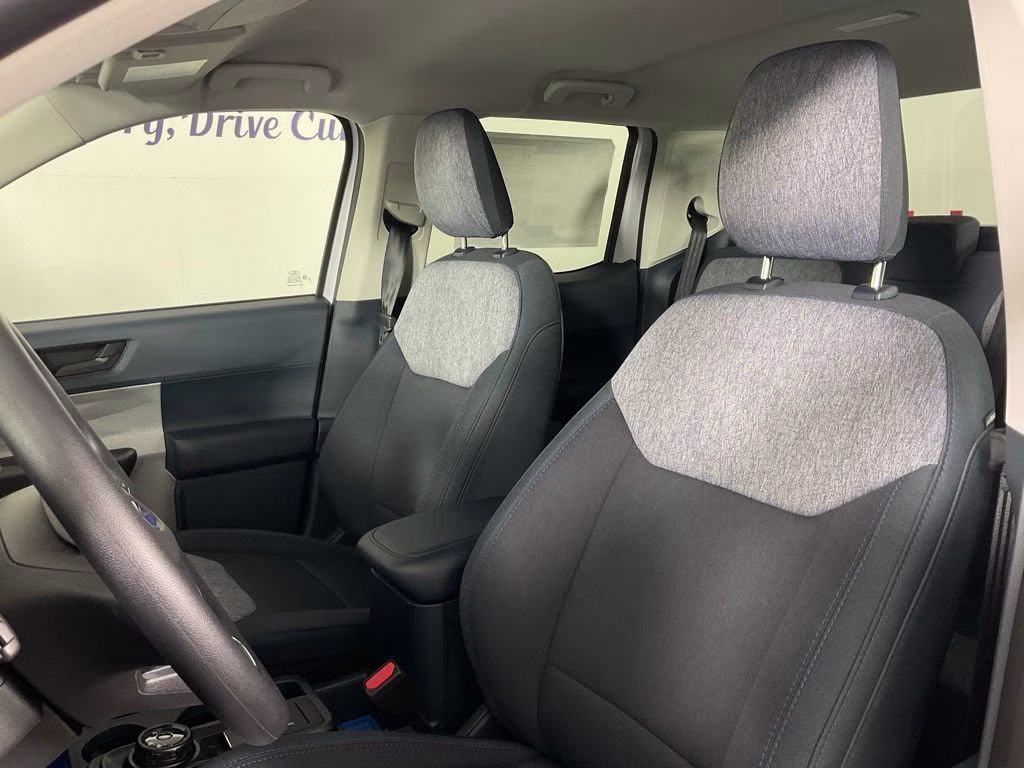 2026 Oxford White Ford Maverick XLT FWD Truck