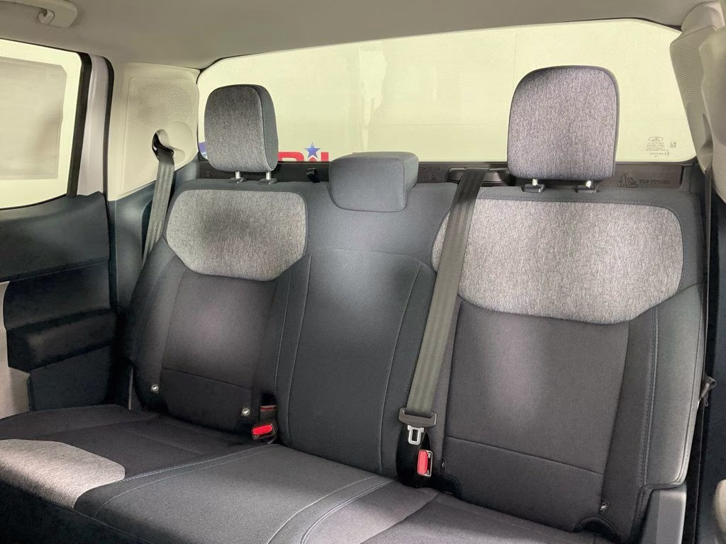 2026 Oxford White Ford Maverick XLT FWD Truck