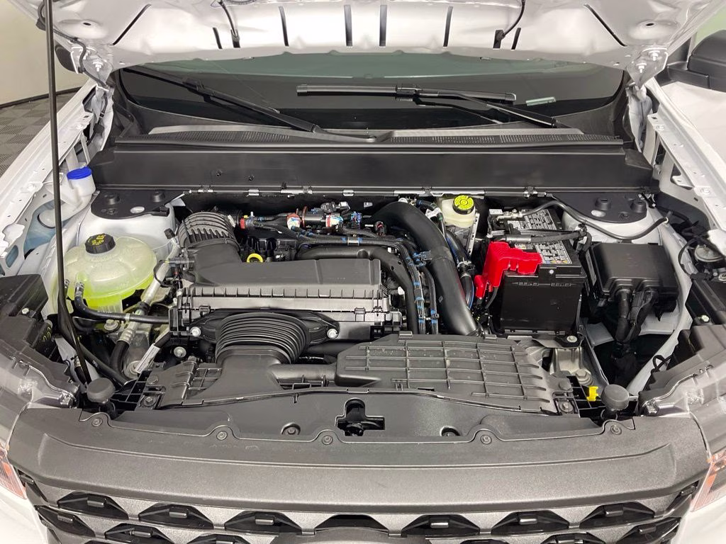 2026 Oxford White Ford Maverick XLT FWD Truck