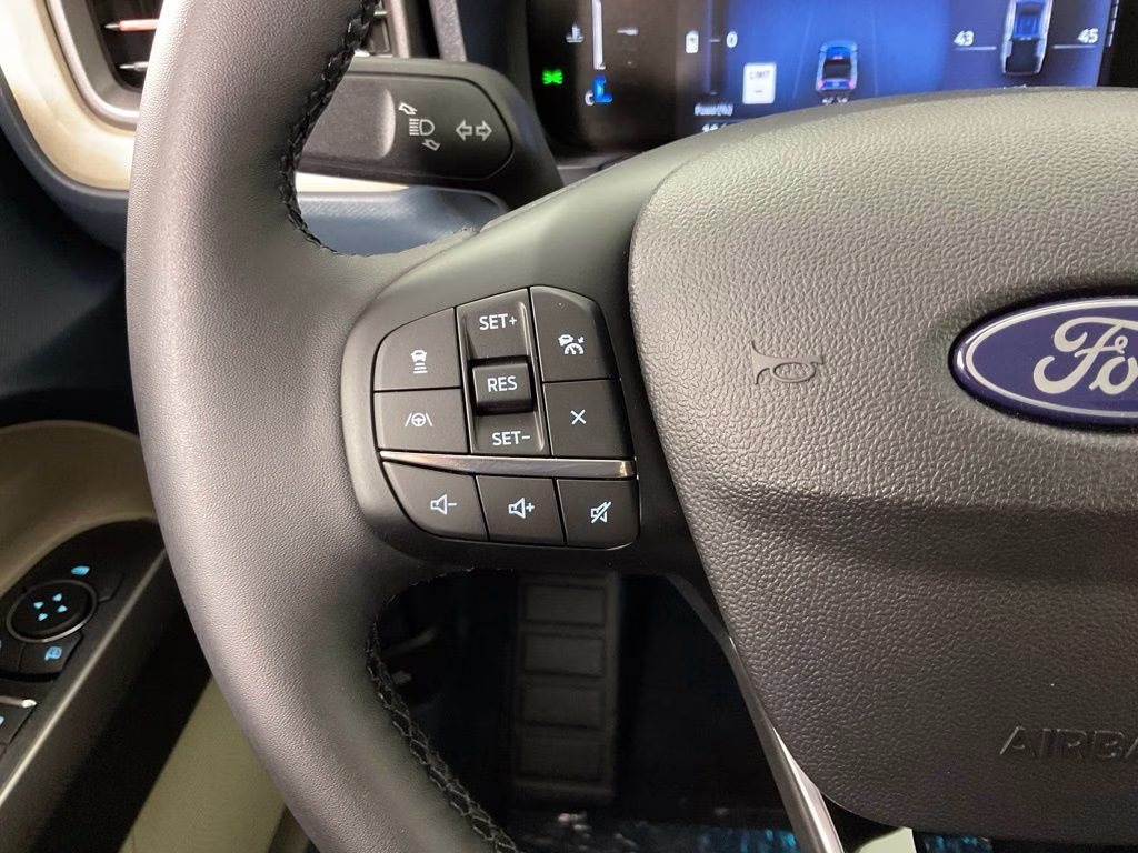 2026 Oxford White Ford Maverick Lariat AWD Truck