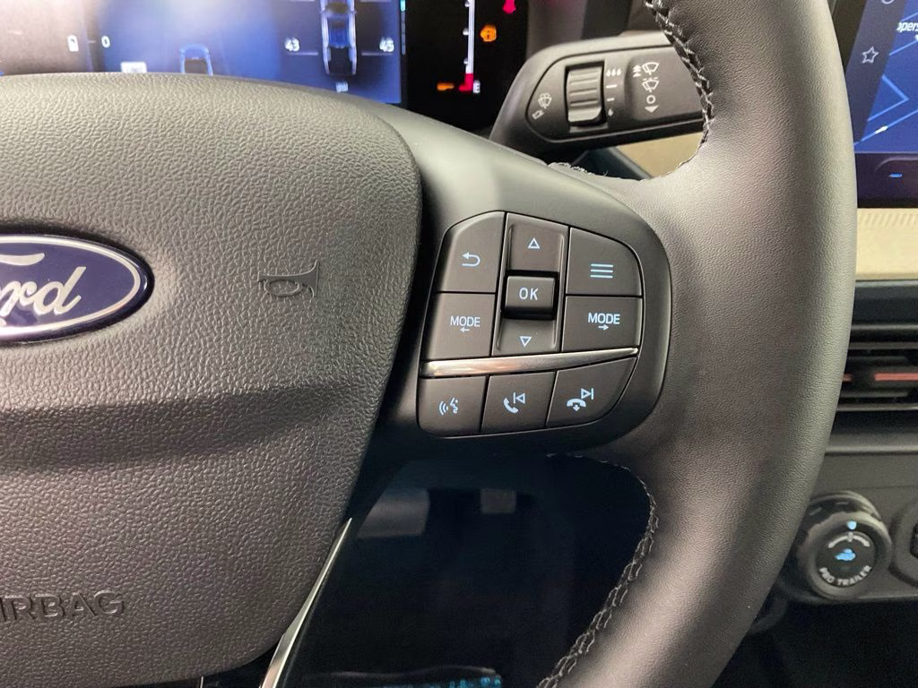 2026 Oxford White Ford Maverick Lariat AWD Truck