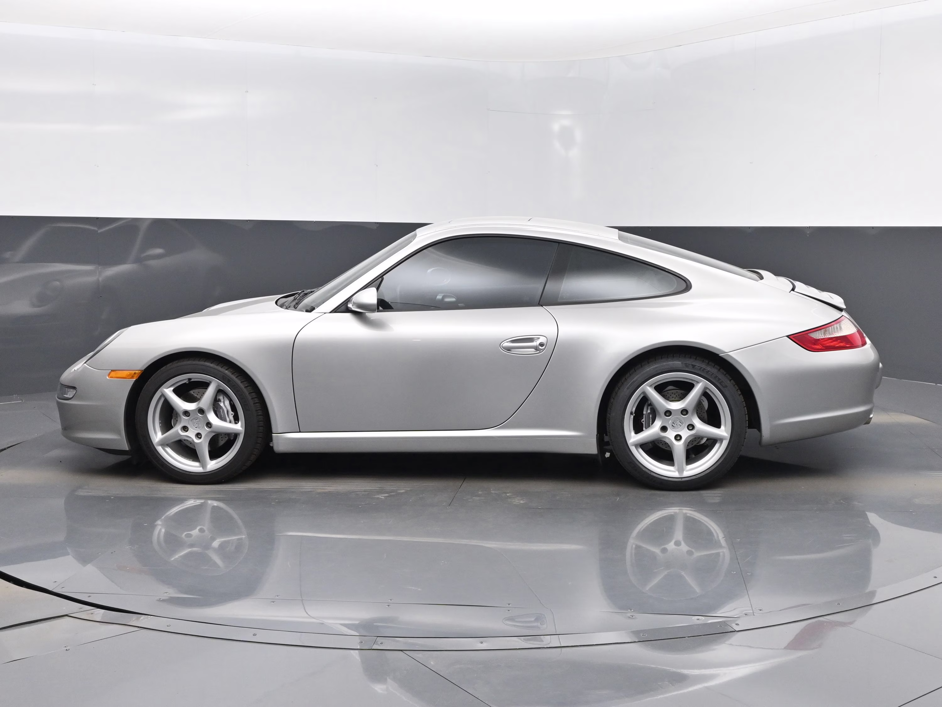 2006 Silver Porsche 911 Carrera RWD Coupe