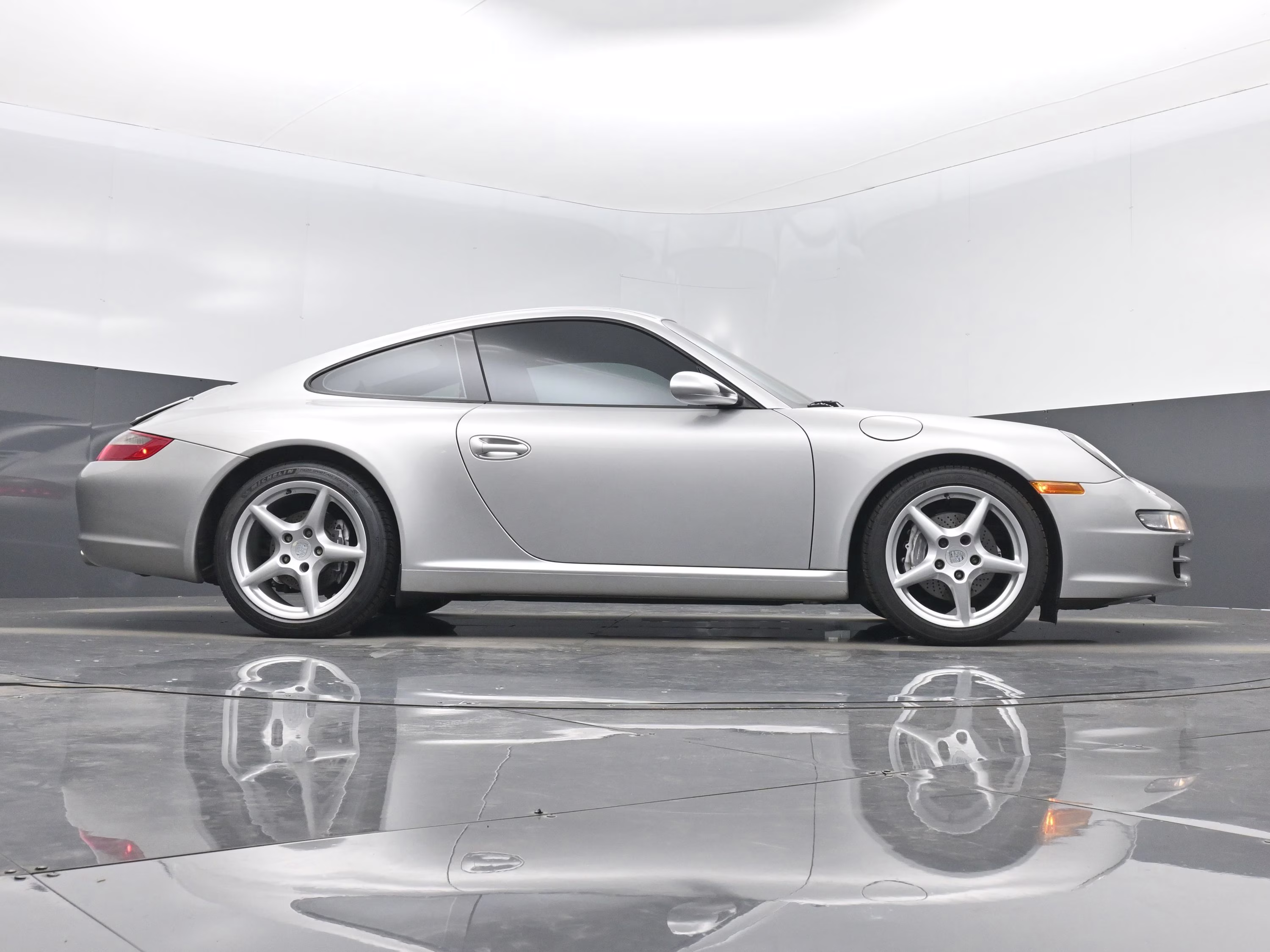 2006 Silver Porsche 911 Carrera RWD Coupe
