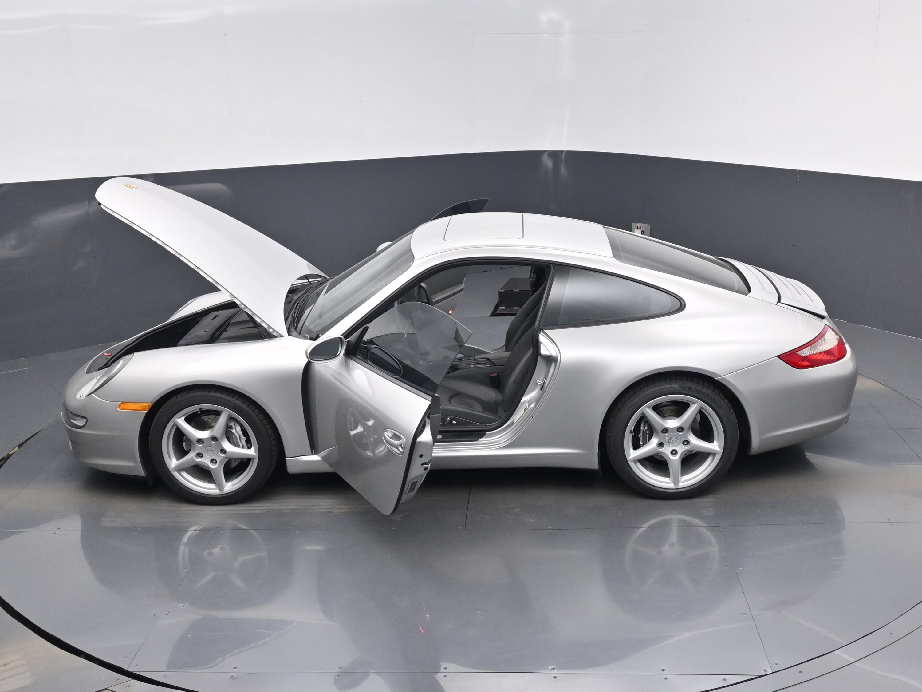 2006 Silver Porsche 911 Carrera RWD Coupe