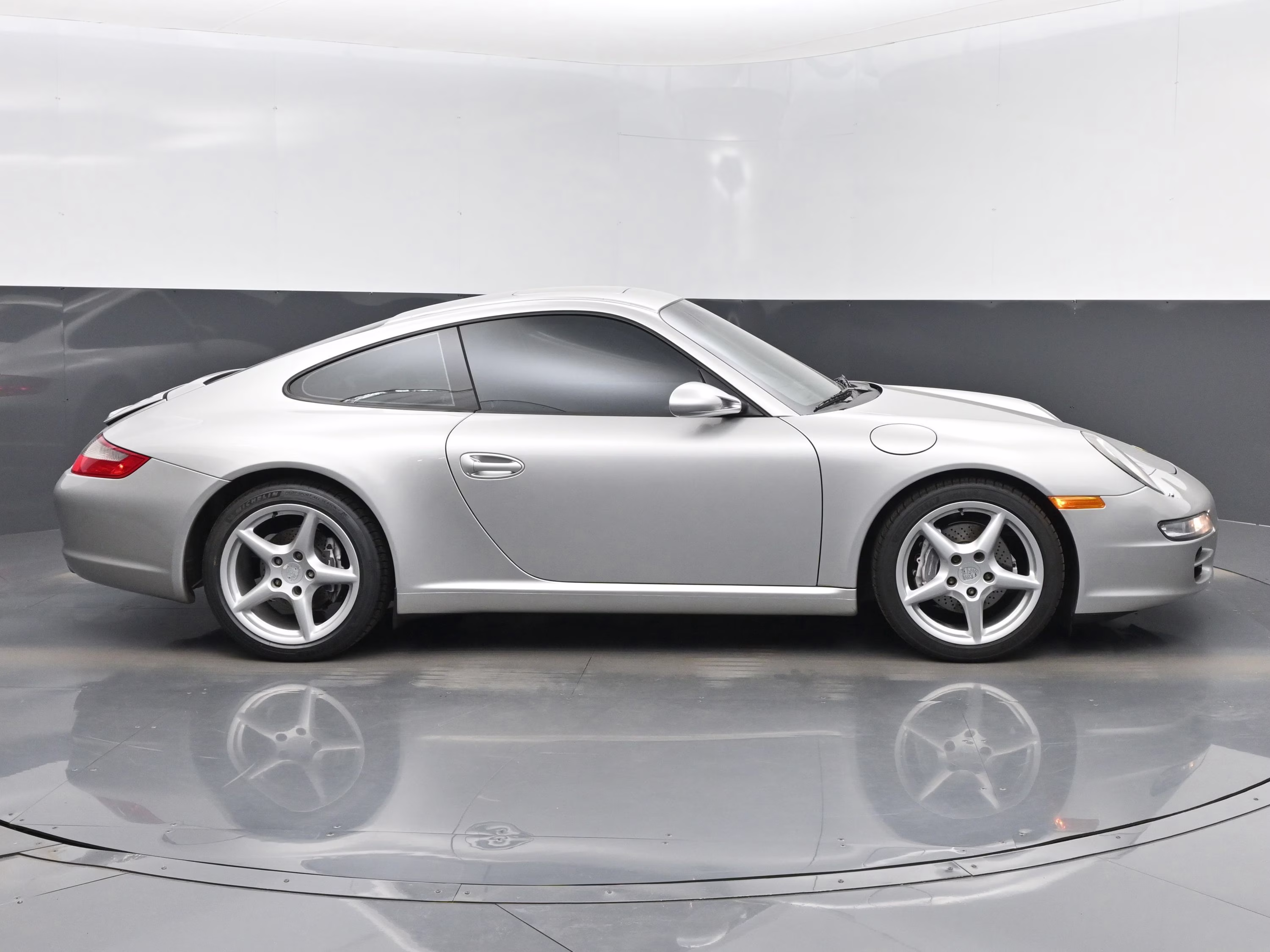 2006 Silver Porsche 911 Carrera RWD Coupe