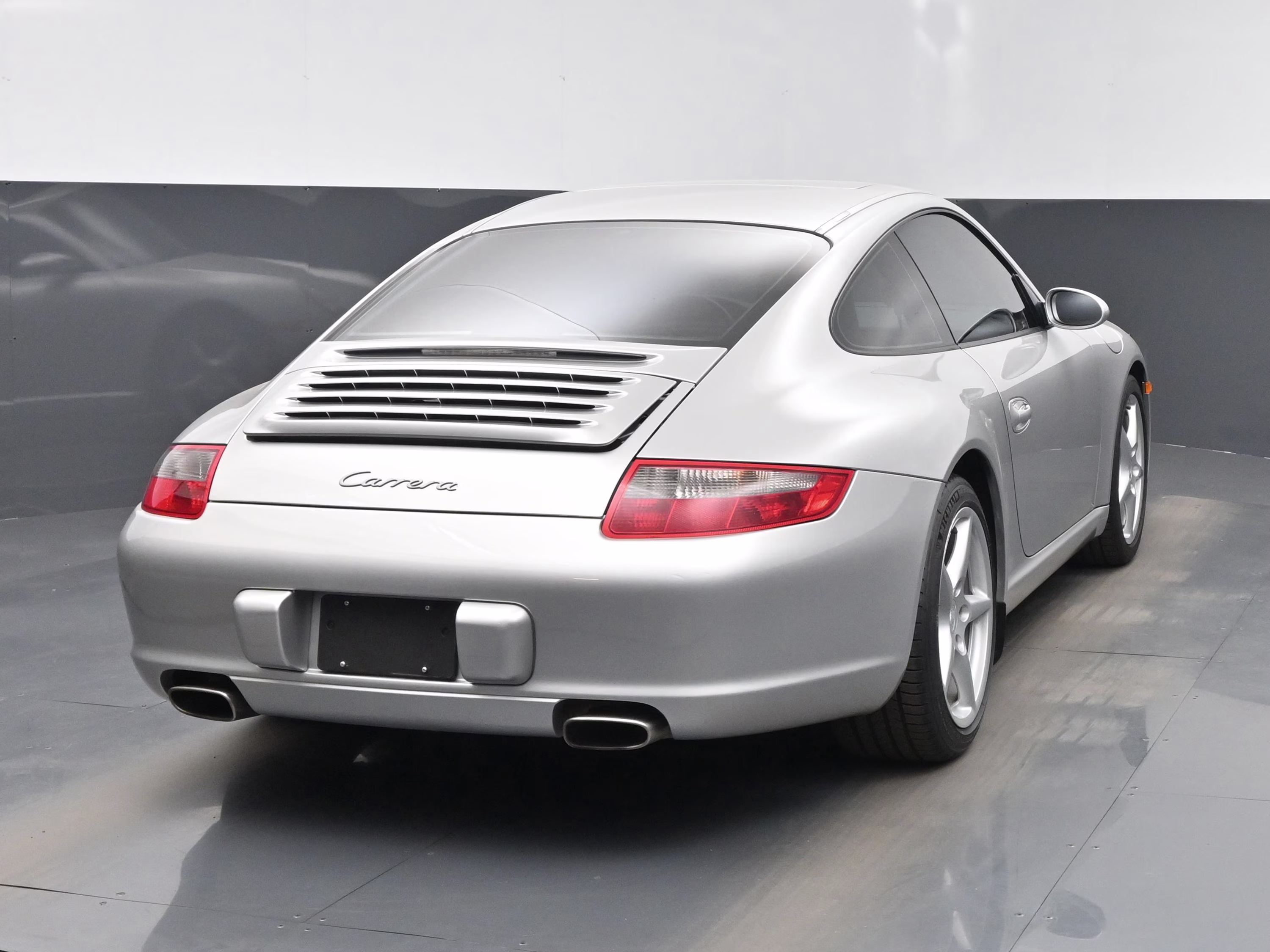 2006 Silver Porsche 911 Carrera RWD Coupe