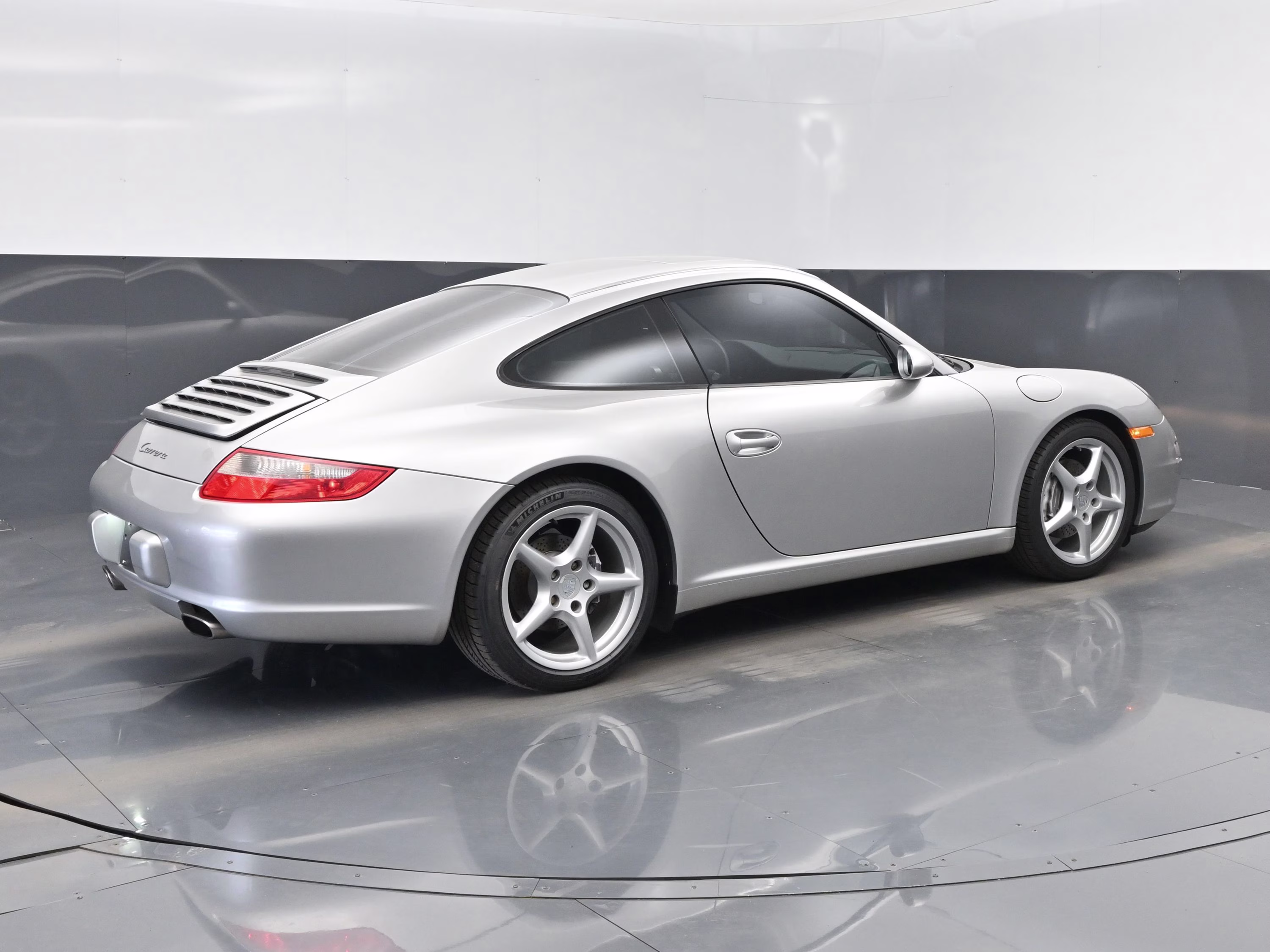 2006 Silver Porsche 911 Carrera RWD Coupe