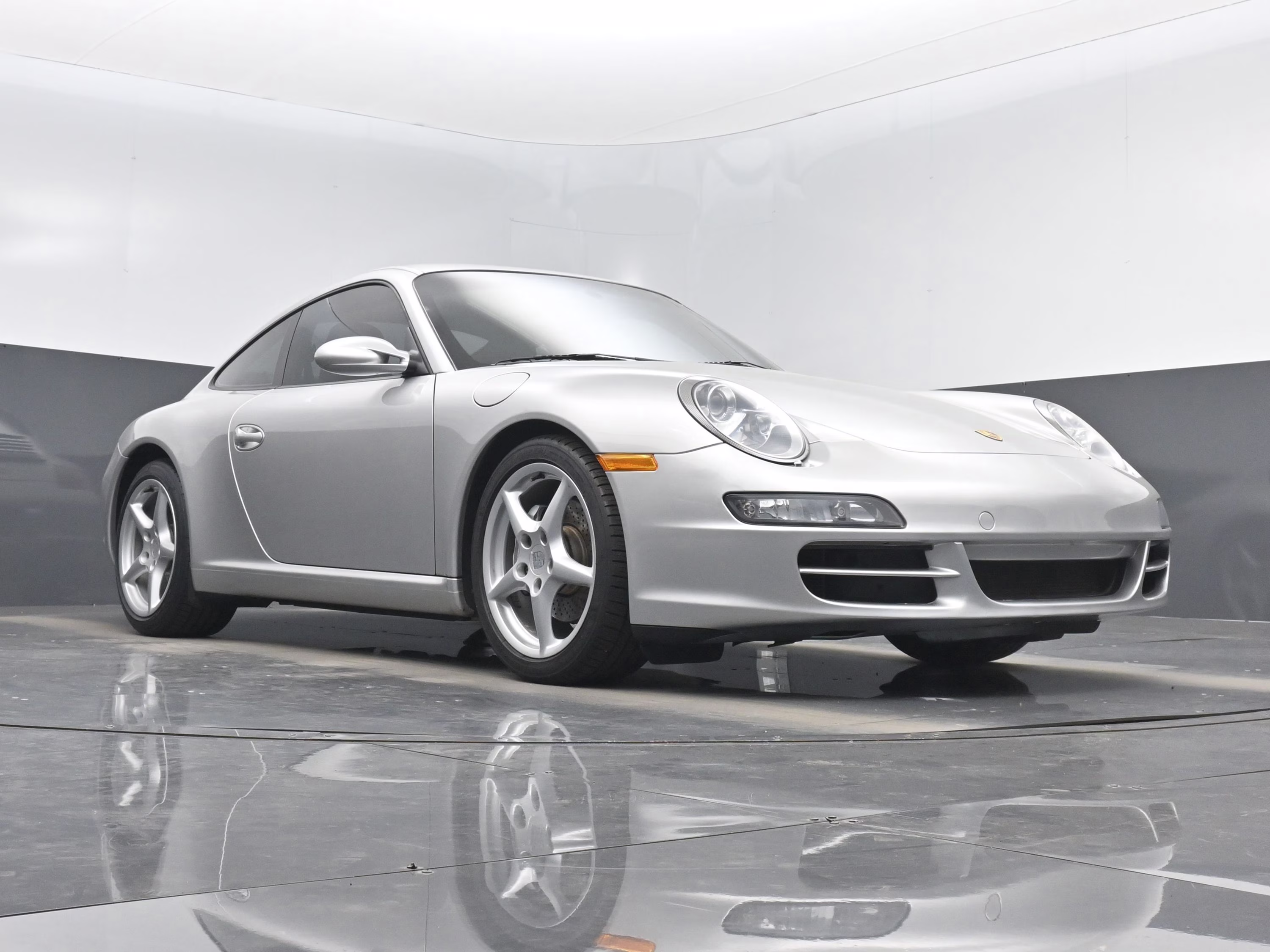 2006 Silver Porsche 911 Carrera RWD Coupe