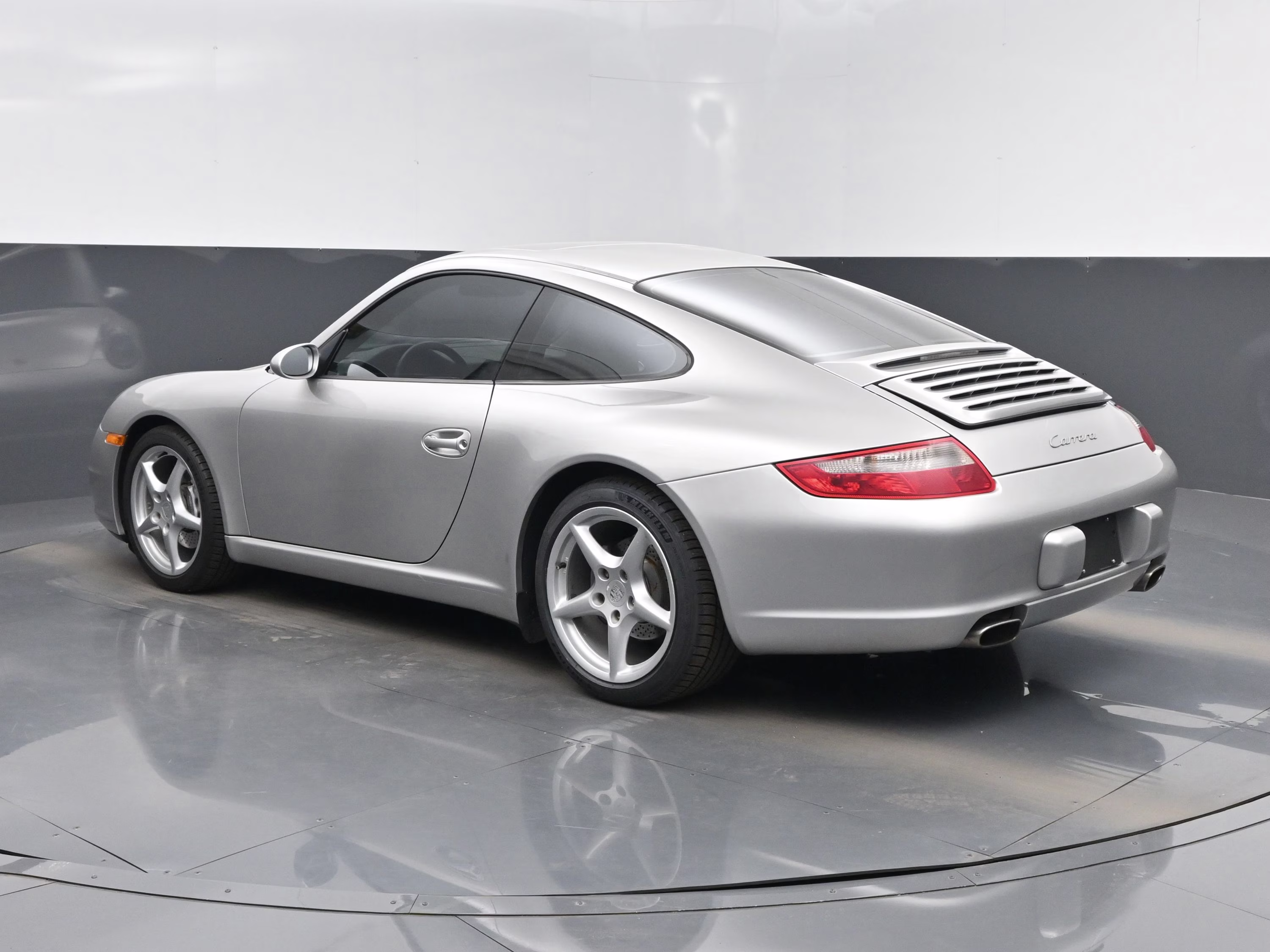 2006 Silver Porsche 911 Carrera RWD Coupe