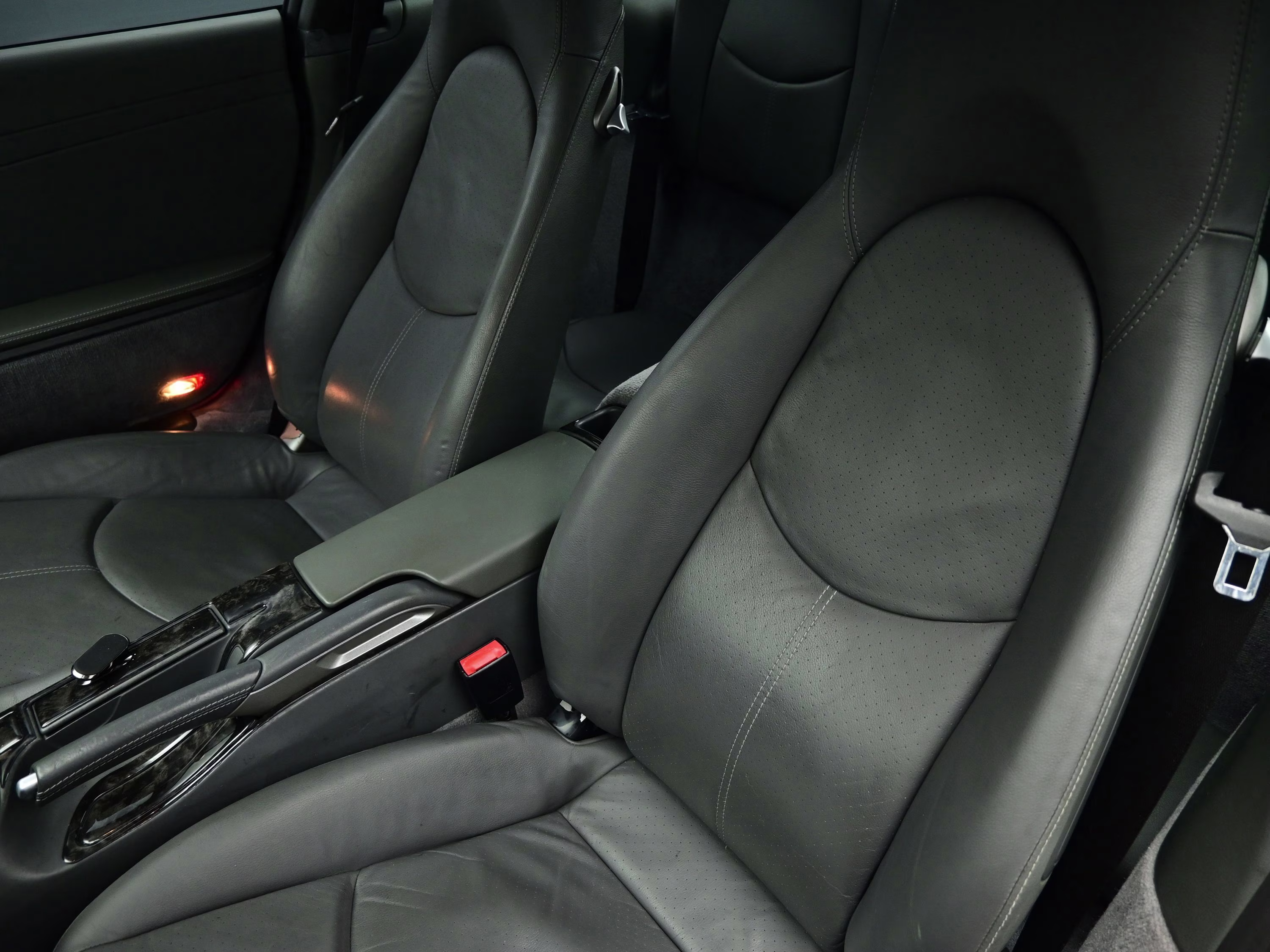 2006 Silver Porsche 911 Carrera RWD Coupe