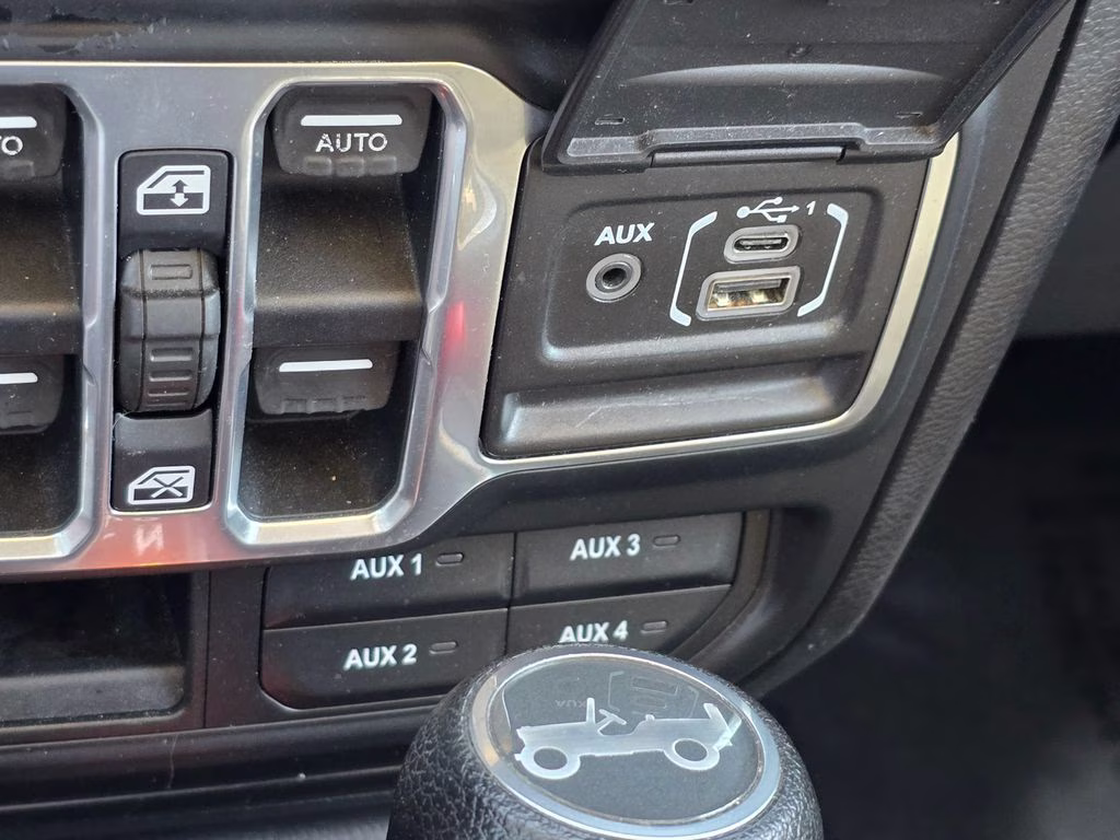 2018 Bright White Clearcoat Jeep Wrangler Unlimited Sport S 4X4 SUV