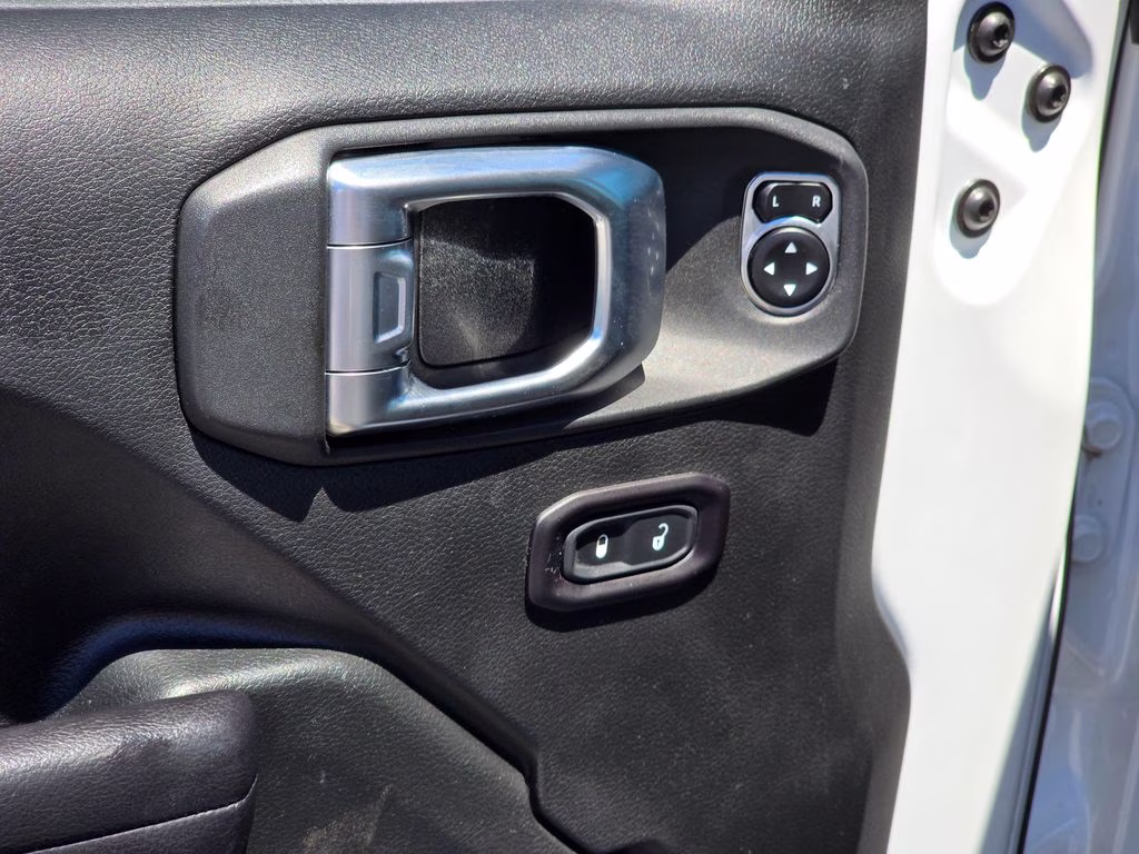 2018 Bright White Clearcoat Jeep Wrangler Unlimited Sport S 4X4 SUV