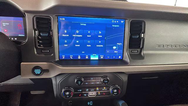 2024 Oxford White Ford Bronco Wildtrak 4X4 SUV