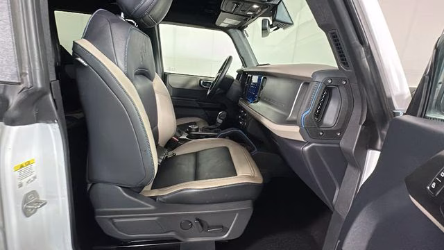 2024 Oxford White Ford Bronco Wildtrak 4X4 SUV