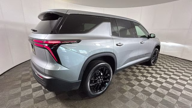 2024 Sterling Gray Metallic Chevrolet Traverse LS FWD SUV