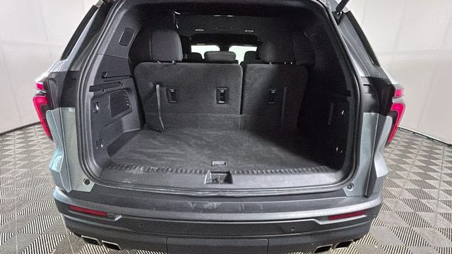 2024 Sterling Gray Metallic Chevrolet Traverse LS FWD SUV