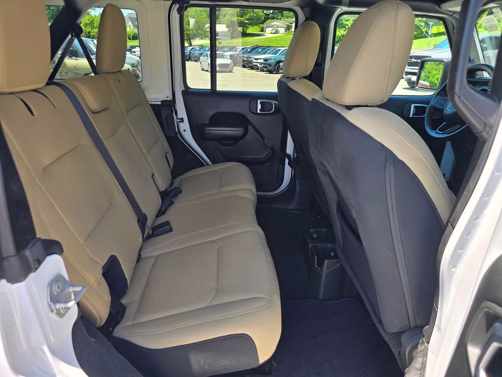 2018 Bright White Clearcoat Jeep Wrangler Unlimited Sport S 4X4 SUV