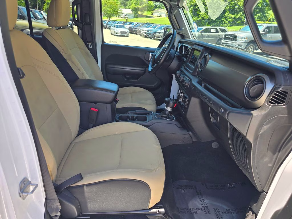 2018 Bright White Clearcoat Jeep Wrangler Unlimited Sport S 4X4 SUV