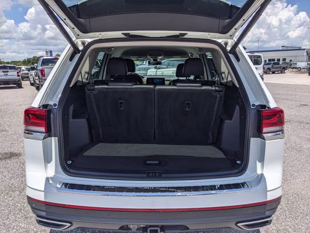 2024 Pure White Volkswagen Atlas 2.0T SE w/Technology FWD SUV