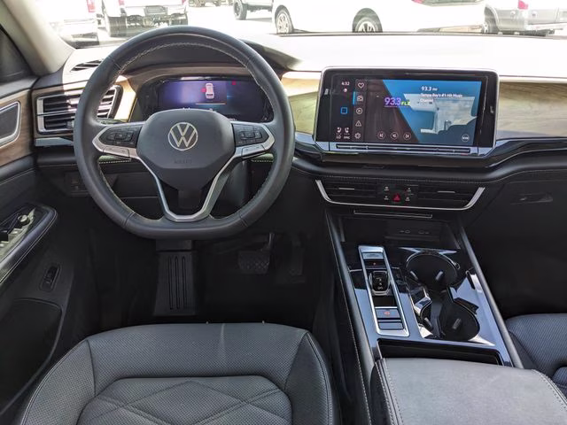 2024 Pure White Volkswagen Atlas 2.0T SE w/Technology FWD SUV