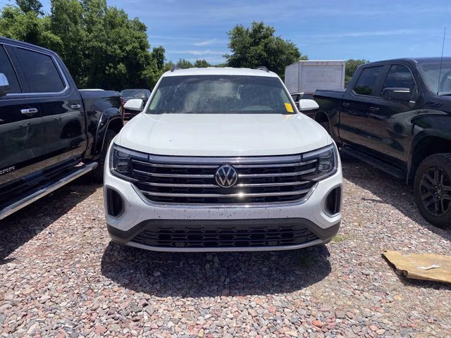 2024 Pure White Volkswagen Atlas 2.0T SE w/Technology FWD SUV