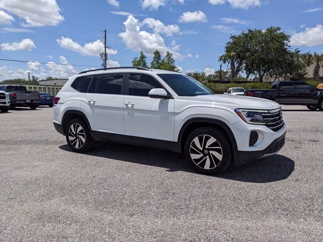 2024 Pure White Volkswagen Atlas 2.0T SE w/Technology FWD SUV