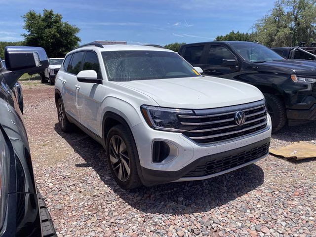 2024 Pure White Volkswagen Atlas 2.0T SE w/Technology FWD SUV
