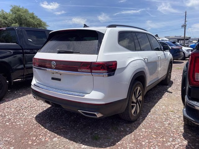 2024 Pure White Volkswagen Atlas 2.0T SE w/Technology FWD SUV