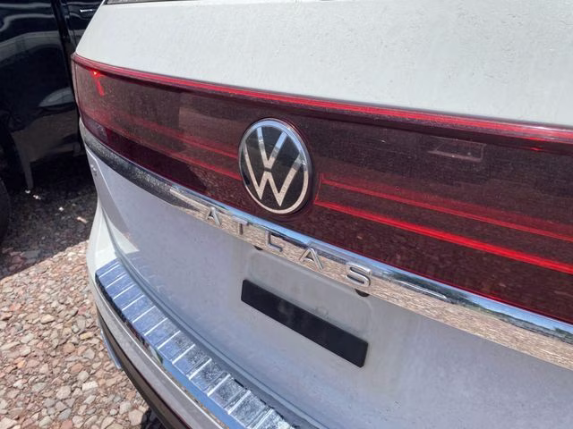 2024 Pure White Volkswagen Atlas 2.0T SE w/Technology FWD SUV