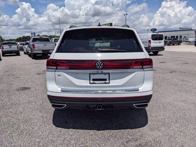 2024 Pure White Volkswagen Atlas 2.0T SE w/Technology FWD SUV