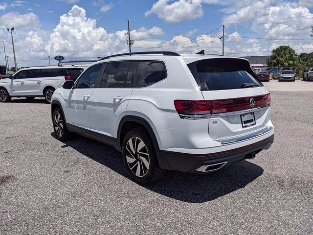 2024 Pure White Volkswagen Atlas 2.0T SE w/Technology FWD SUV