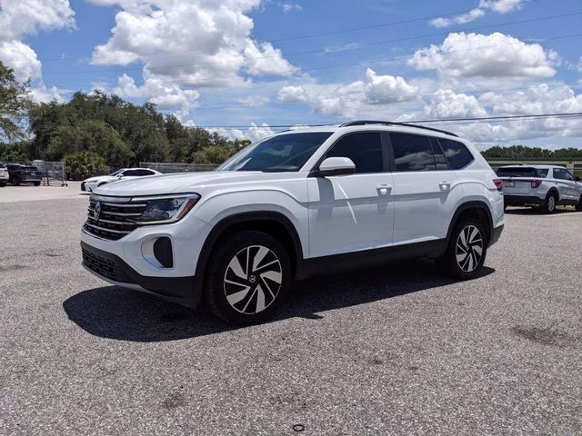 2024 Pure White Volkswagen Atlas 2.0T SE w/Technology FWD SUV