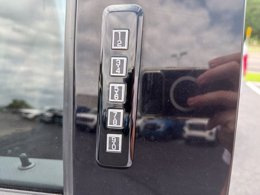 2021 Space White Metallic Ford F-150 XLT 4X4 Truck