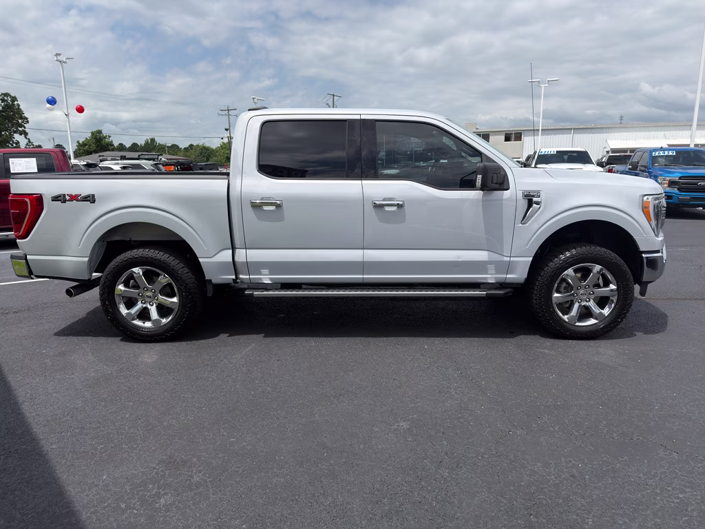 2021 Space White Metallic Ford F-150 XLT 4X4 Truck