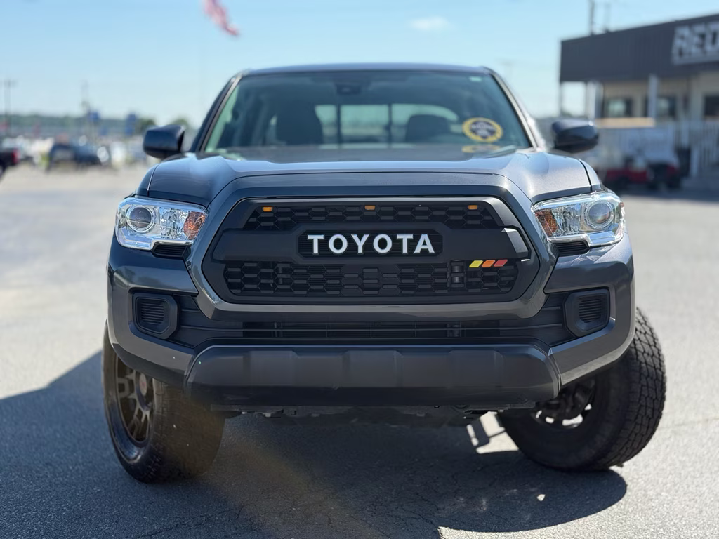 Used 2022 Toyota Tacoma SR with VIN 3TYCZ5AN3NT071213 for sale in Little Rock