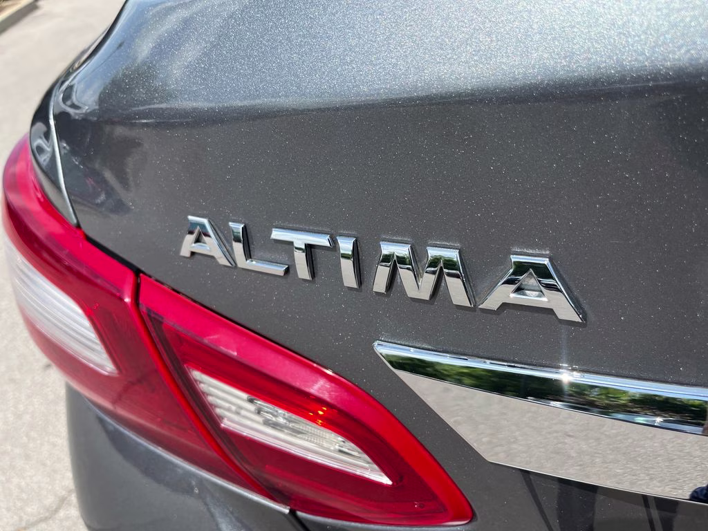 2018 Gun Metallic Nissan Altima 2.5 S FWD Sedan
