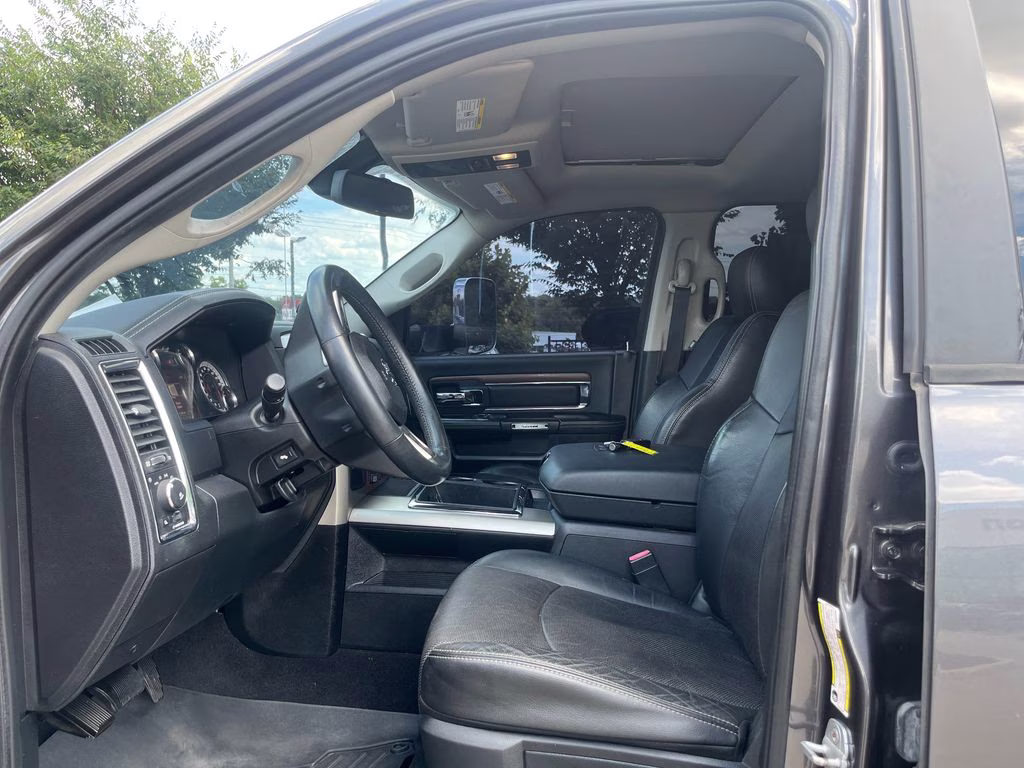 2014 Granite Crystal Metallic Clearcoat Ram 2500 Laramie 4X4 Truck