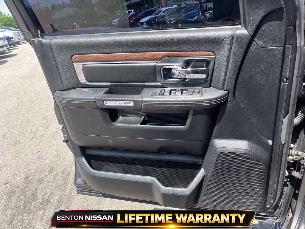 2014 Granite Crystal Metallic Clearcoat Ram 2500 Laramie 4X4 Truck