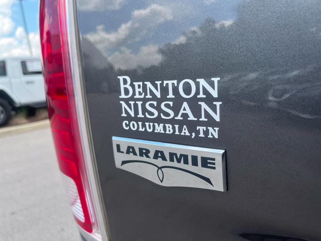 2014 Granite Crystal Metallic Clearcoat Ram 2500 Laramie 4X4 Truck