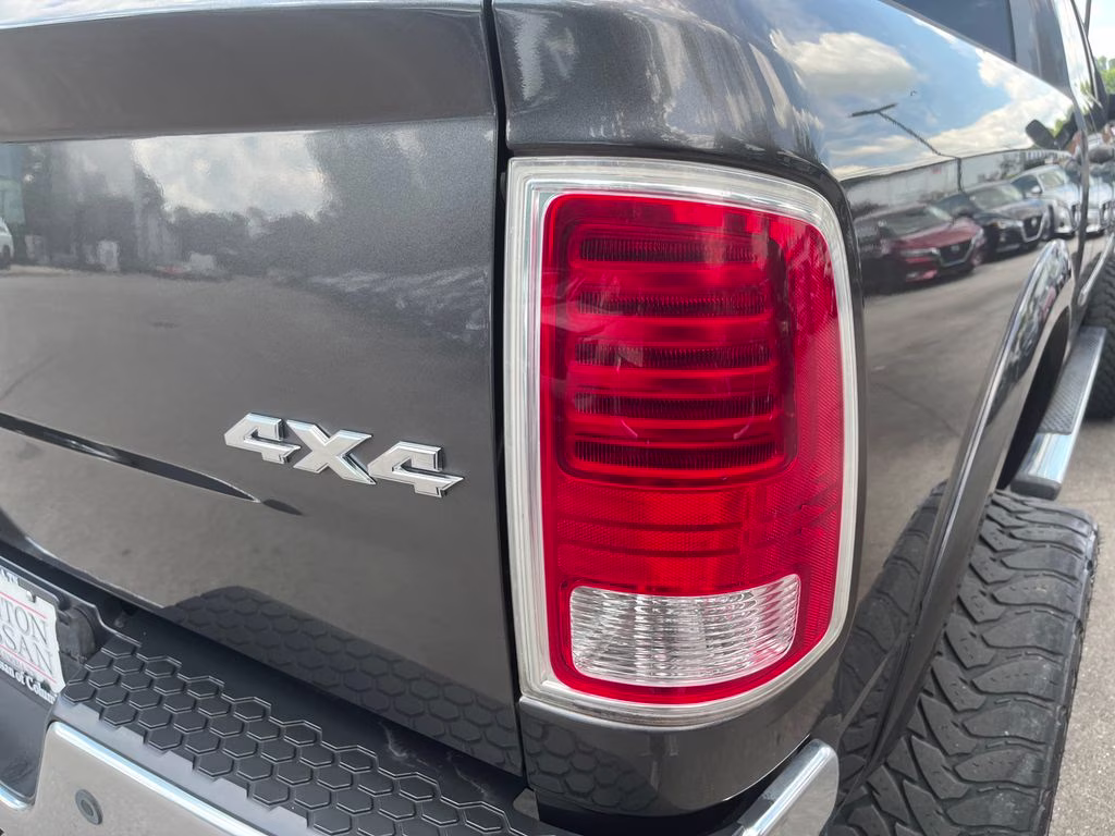 2014 Granite Crystal Metallic Clearcoat Ram 2500 Laramie 4X4 Truck