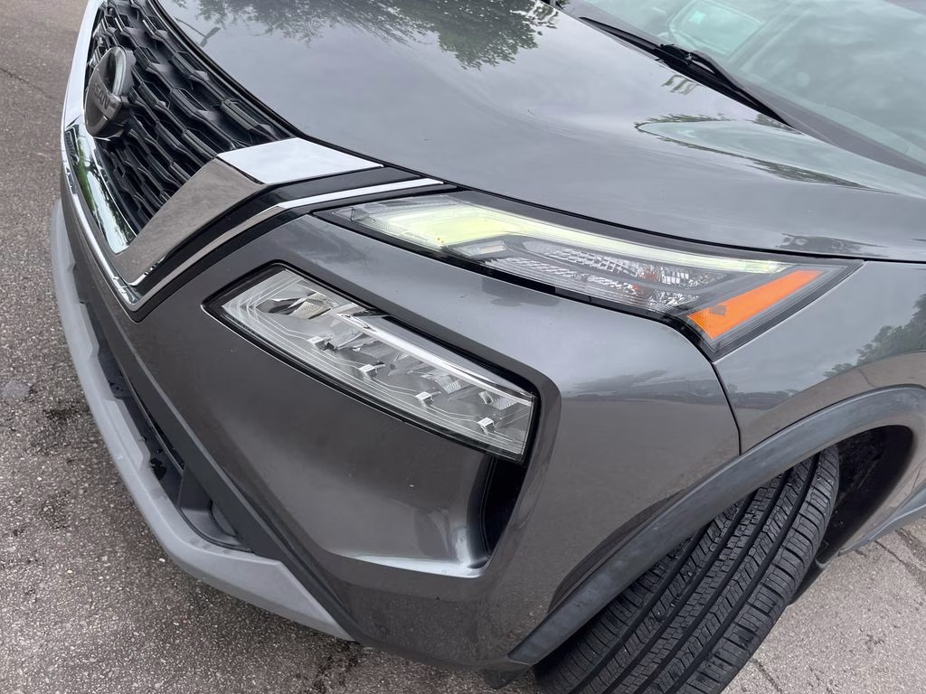2021 Gun Metallic Nissan Rogue SV AWD SUV